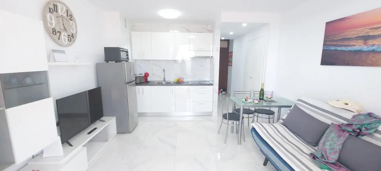 Luxury Playa Honda, Ocean View Wifi Free Villa Playa de las Américas 0*,  İspanya